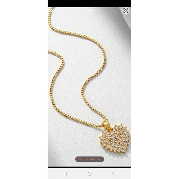 Women's Gold Heart Pendant Necklace - Picture 5 of 5